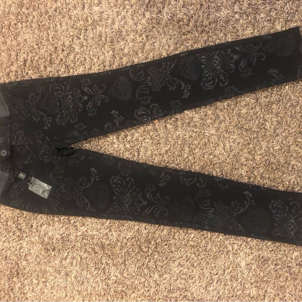 Classic Black Straight-Leg Jeans